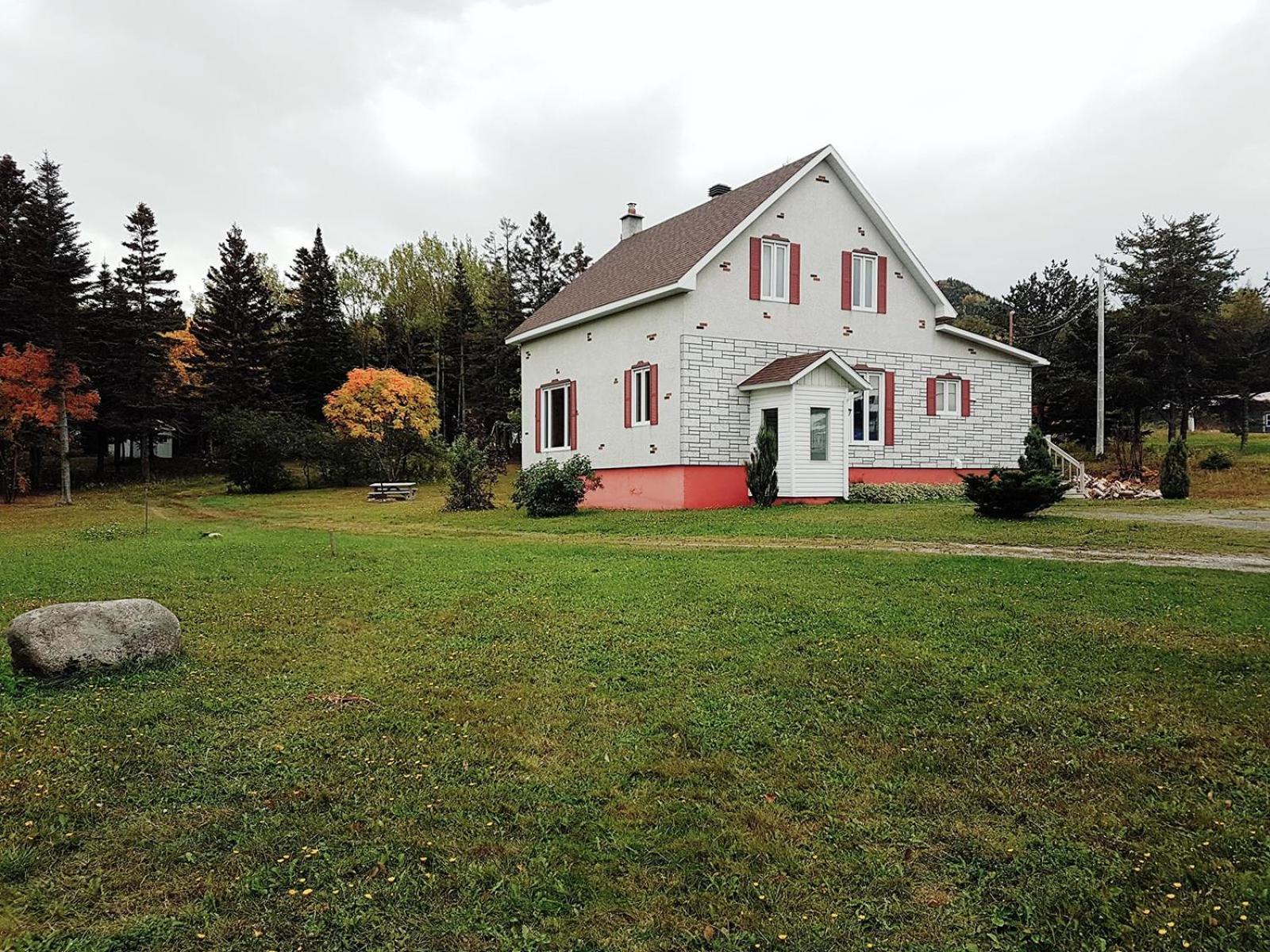 Chill Shack - Auberge Jeunesse Sainte Anne des Monts Bagian luar foto